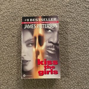 Set of four pulpy paperbacks